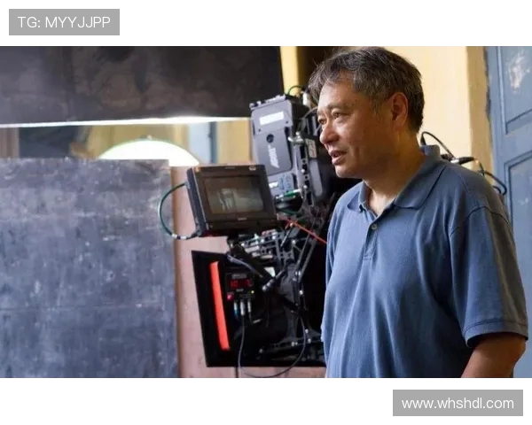 李安导演的艺术之路与电影风格探索:从卧虎藏龙到断背山的创作旅程 李安导演的艺术之路与电影风格探索:从卧虎藏龙到断背山的创作旅程