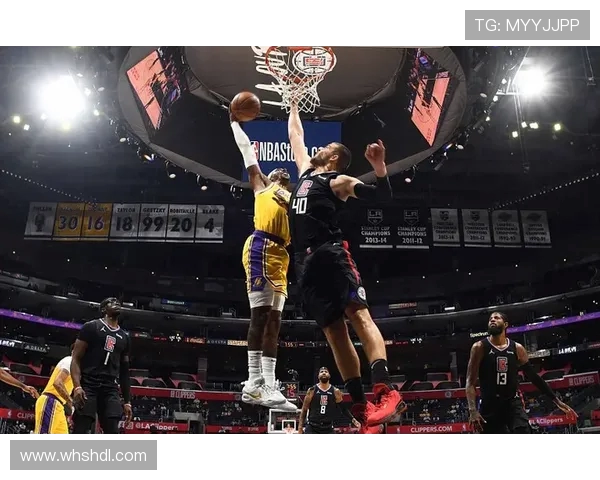 湖人对决快船马修斯表现分析及比赛精彩瞬间回顾